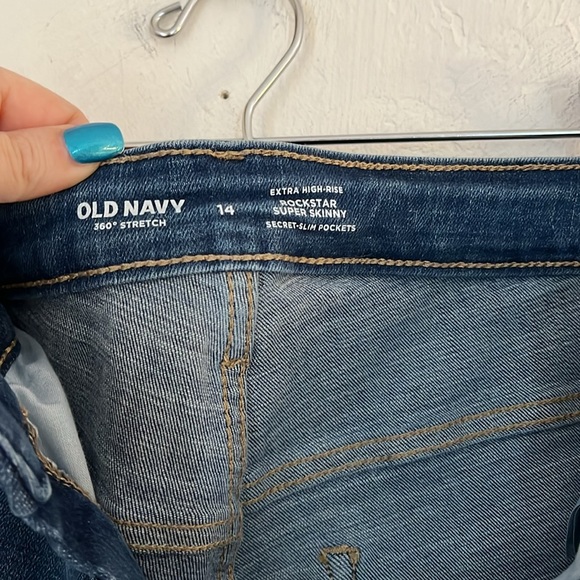 Sale! Old Navy Rockstar Super Skinny 360 Stretch Extra High Rise Jeans, Size 14 - Picture 8 of 9